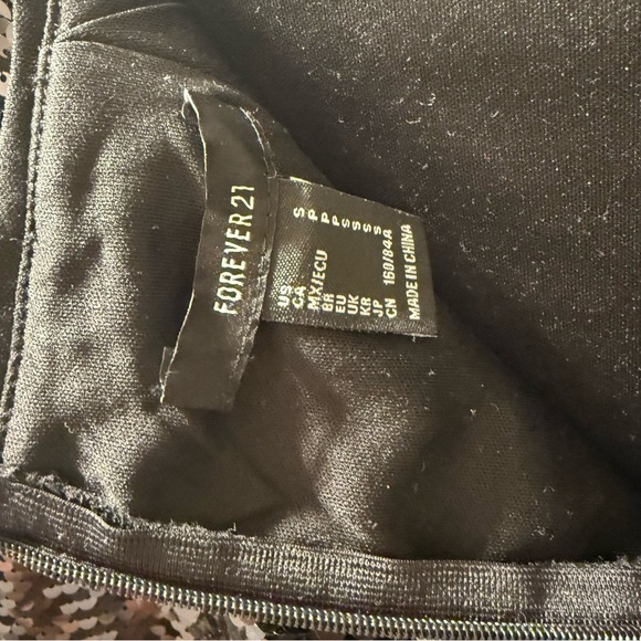 Black Sequin Mini Skirt - Picture 6 of 7